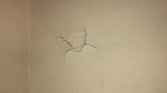 Indicators of Water Damage Behind Walls